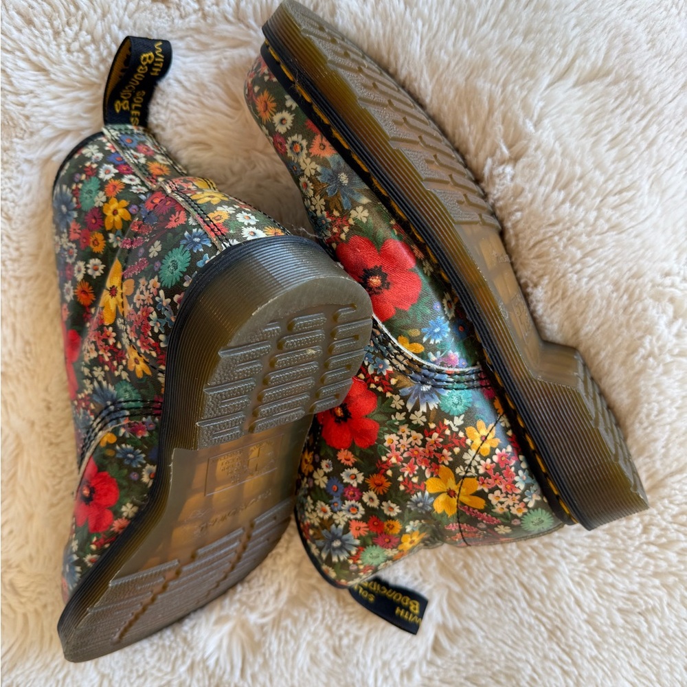 Dr. Martens Floral Boots with Yellow Laces - Picture 5 of 8
